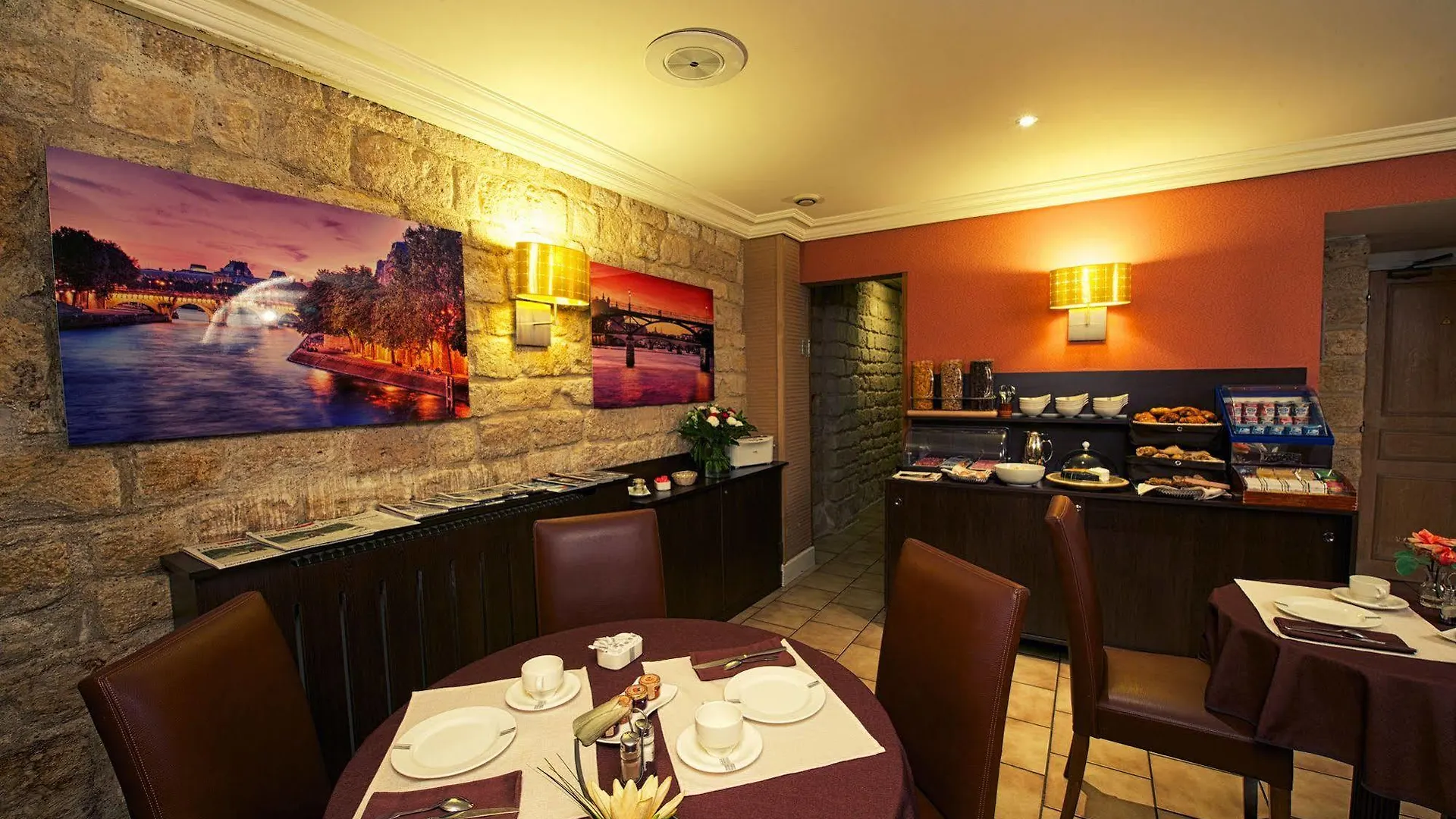 ***  Hotel Oratio Paris France