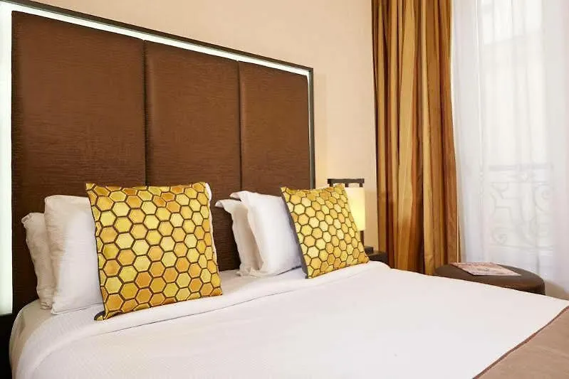 ***  Hotel Oratio Paris France