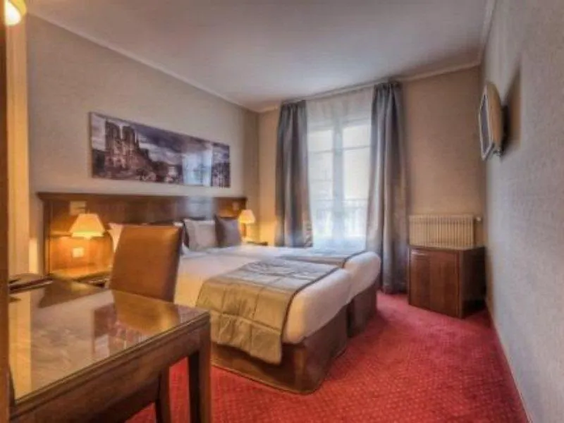 Hôtel Oratio Parigi 3*,