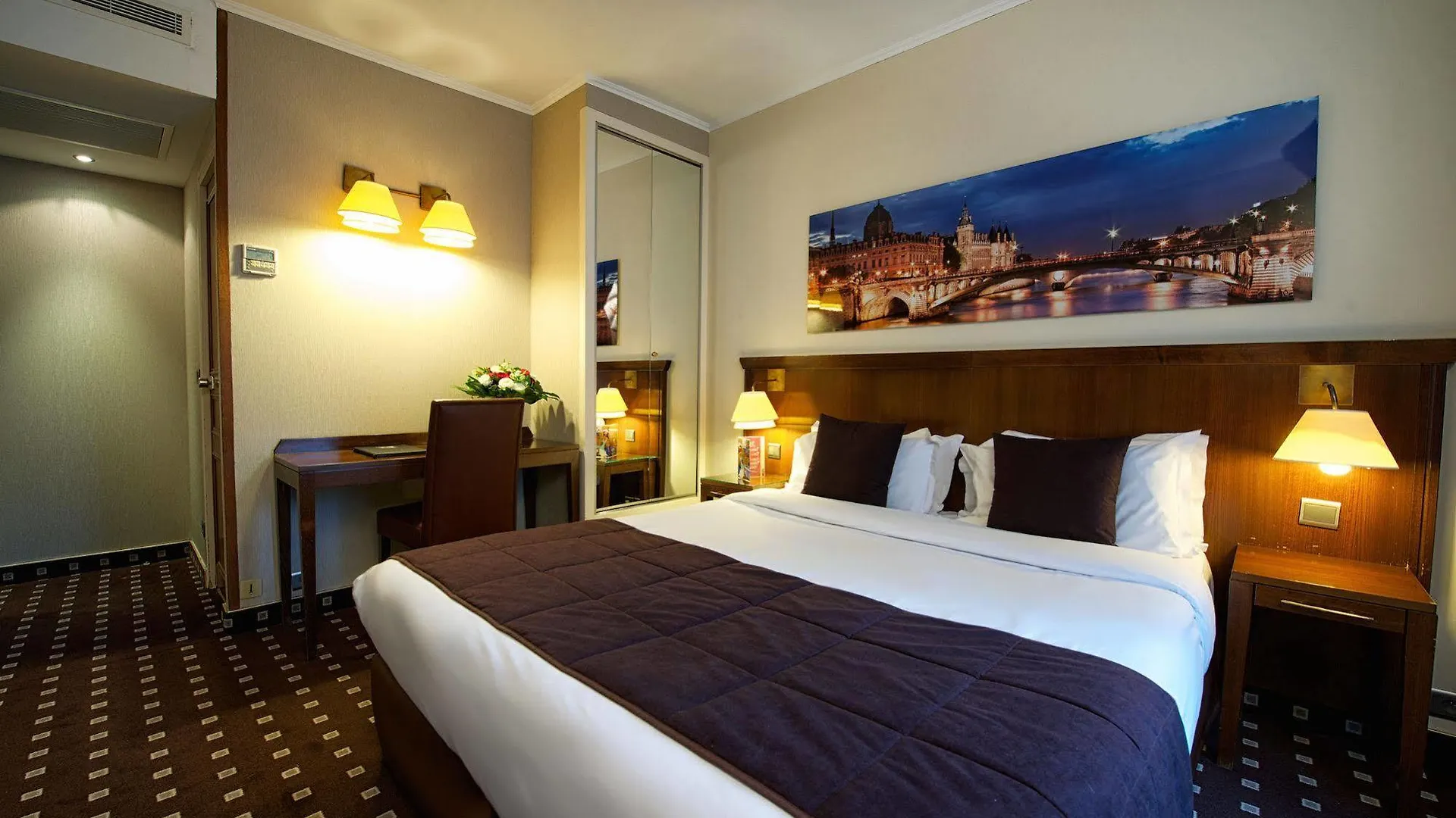 Hôtel Oratio Parigi 3*,